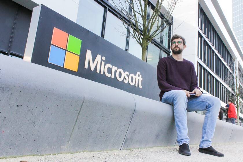 Digitale Leute - Tobias Röver - Microsoft - Fotoshooting bei Minus zwei Grad vor der Deutschlandszentrale von Microsoft.