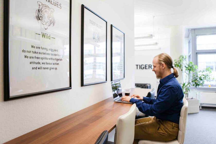 Digitale Leute - Bjarke Walling - Book A Tiger - Im Berliner Office gibt es verschiedene Möglichkeiten zu arbeiten.