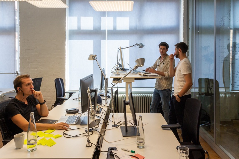 Ein Standing-Desk bei BCG DV.