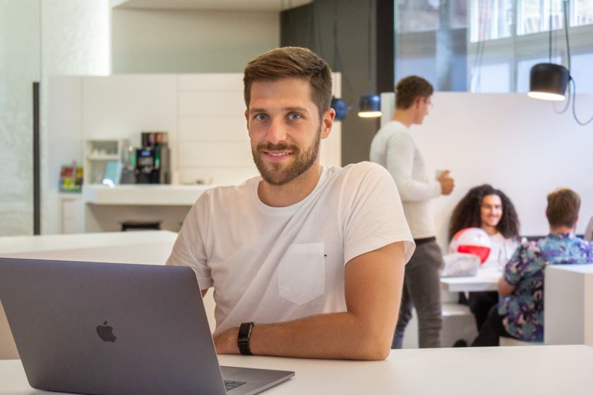 Johannes und sein MAcBook.