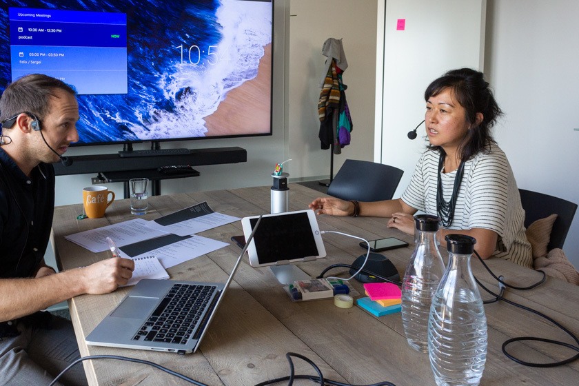 Ann-Lee Chou im Interview mit Christoph Bresler im Office von Eyeo in Köln.