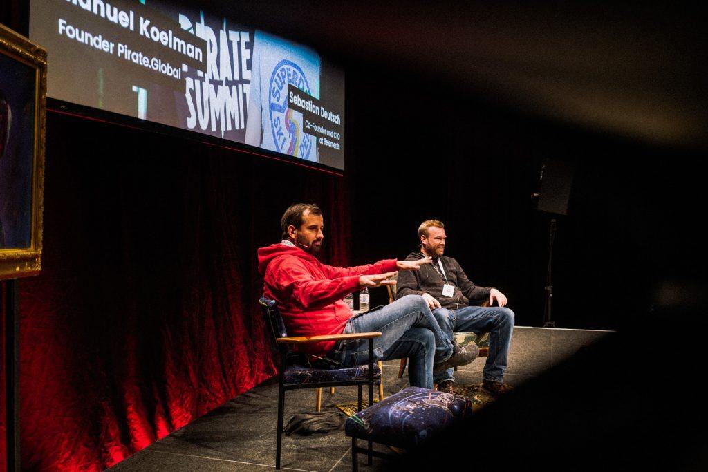 Sebastian Deutsch und Manuel Koelman auf dem Digitale Leute Summit 2019.