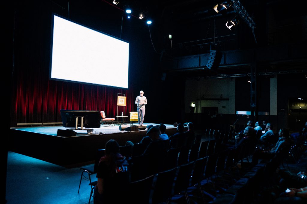 Benedikt Stemmildt, CIO bei Blume2000, bei dem Digitale Leute Summit 2021.