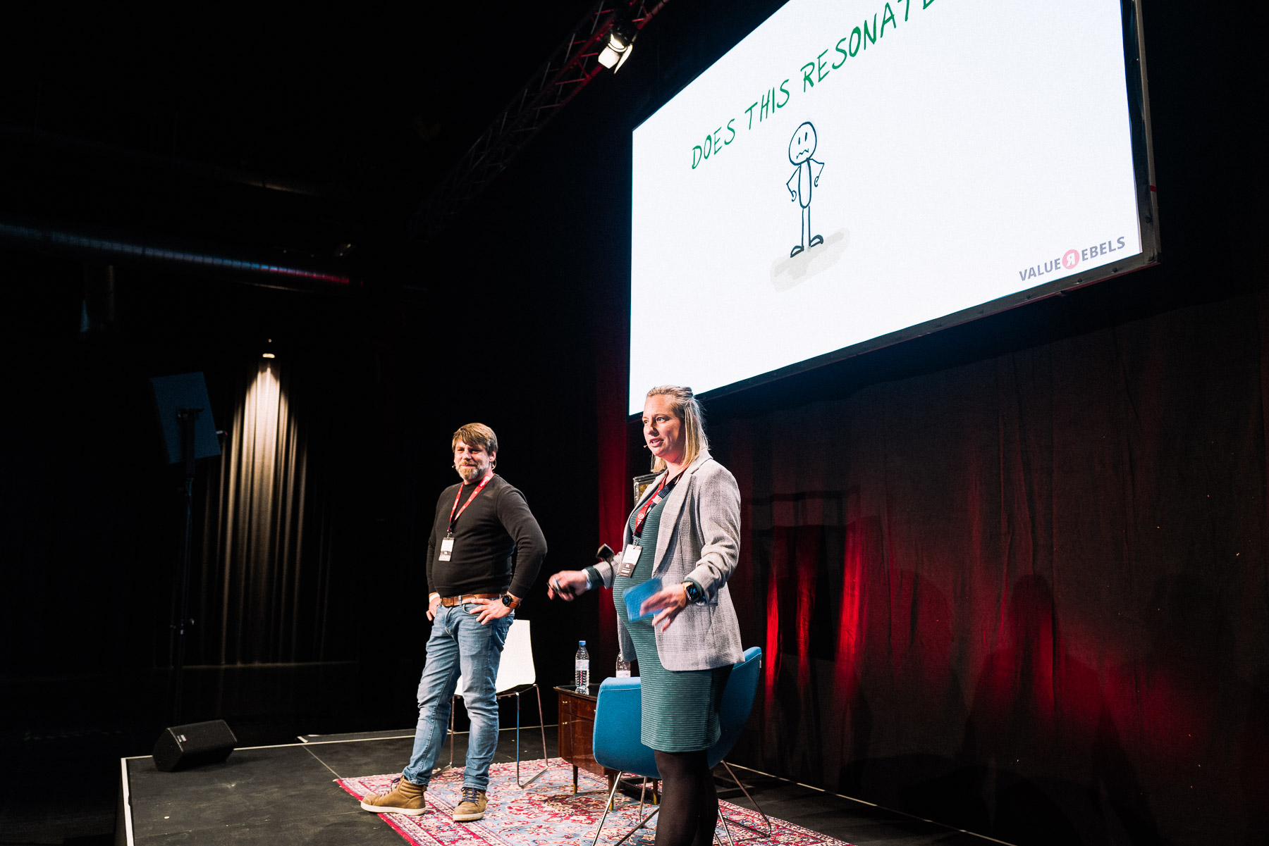 Sandra Hinz und Rainer Collet während ihres Vortrags auf dem Digitale Leute Summit 2021.